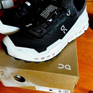 On cloud/ cloud ultra trail runners NWB